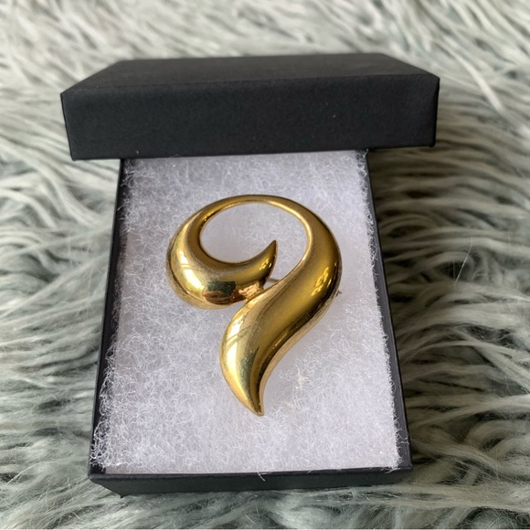 Vintage Brooch - Picture 1 of 8